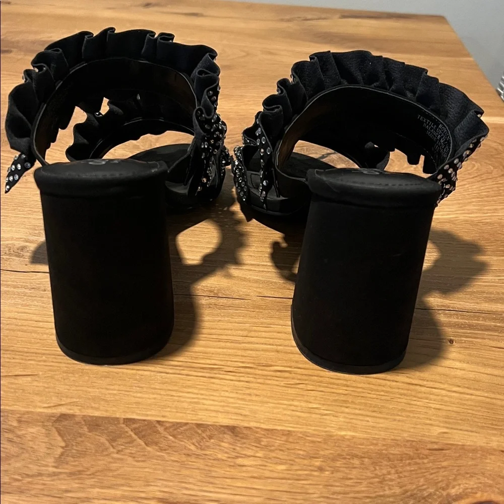 Charles David Royals Black Ruffled Rhinestone Banded Block Heel Sandals 8.5 NEW - Picture 8 of 13